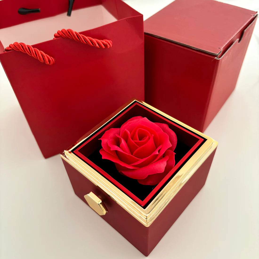 Coffret Rose Éternelle - Collier Gravé